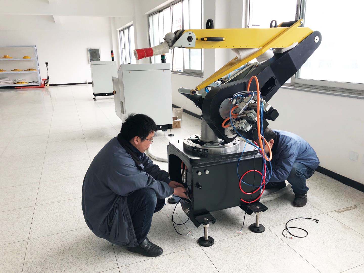 賽摩艾普噴涂機器人